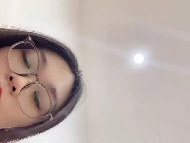 Selena295 from BongaCams