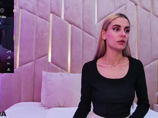 SelenaDaze from BongaCams