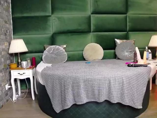 SelenSummer from BongaCams