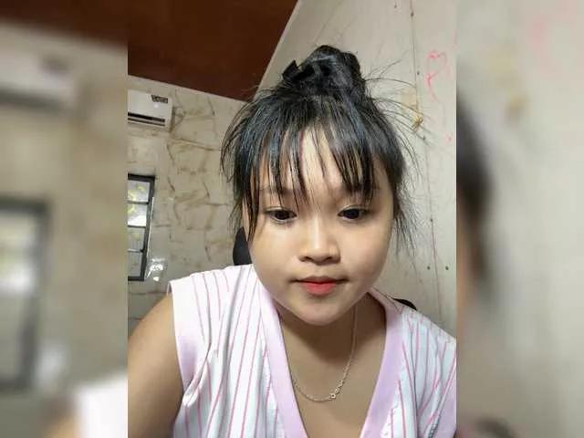 SophiaKind webcams show profile image 