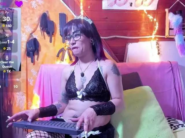 staacy37 from BongaCams