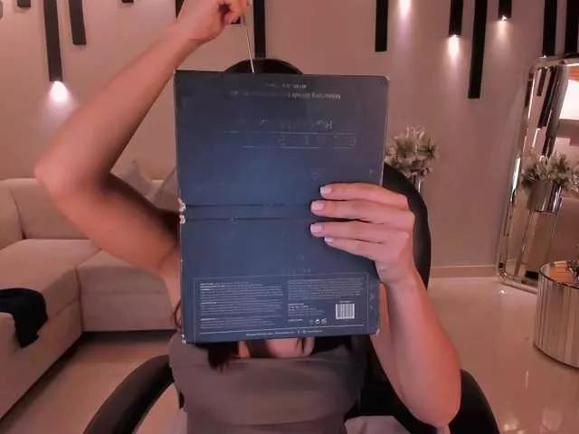 SussanElliot from BongaCams
