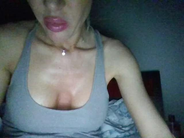 Suuzykiss from BongaCams