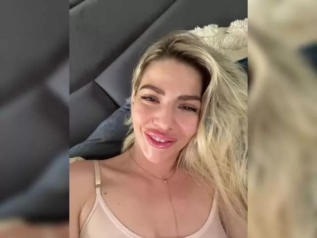 Sweet-Beauty from BongaCams
