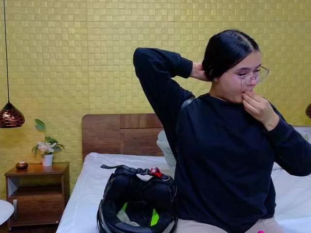 sweet-dani18 from BongaCams