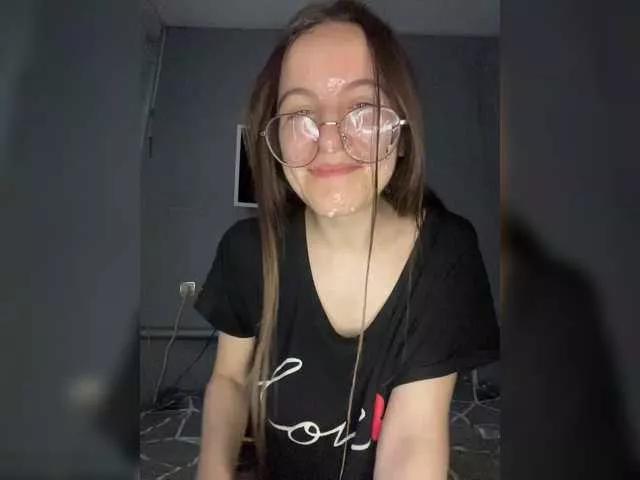 sweet-kiss22 from BongaCams