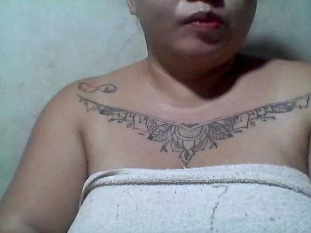 sweetasian33 from BongaCams