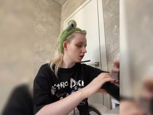 sweeteRose from BongaCams