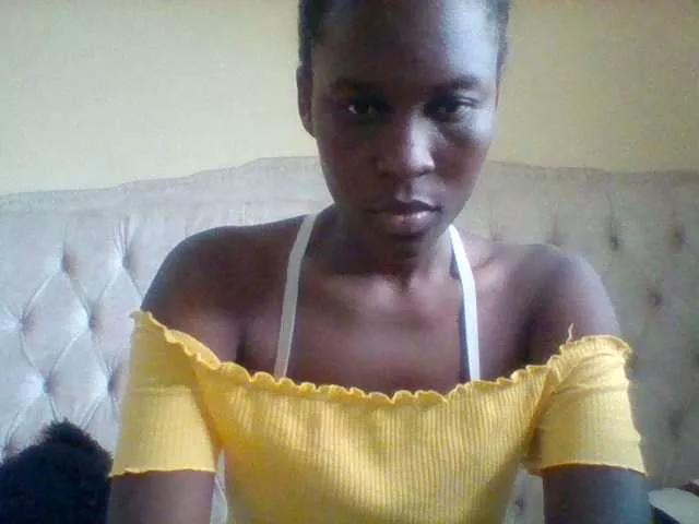 SweetHal from BongaCams
