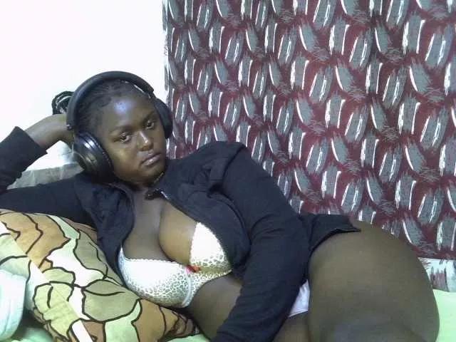 SweetHive from BongaCams