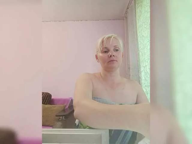 Sweetie454 from BongaCams
