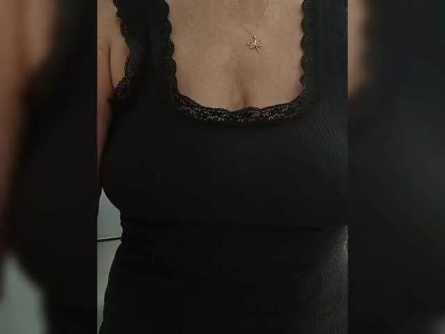 Tata42 from BongaCams