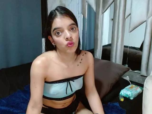 Thaliaaparkerr webcams show profile image 