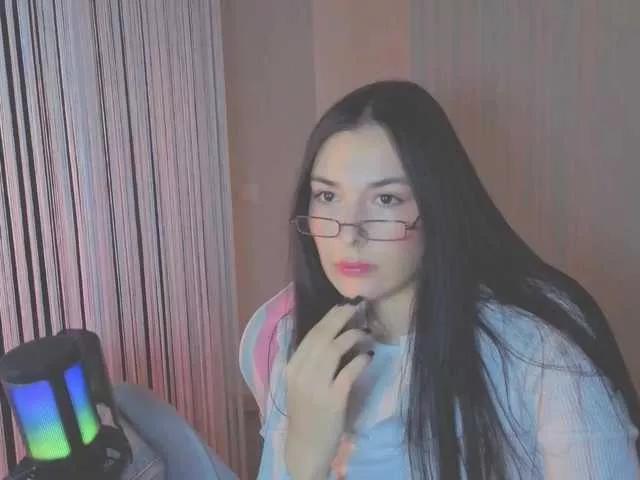 Tv0yamamka webcams show profile image 
