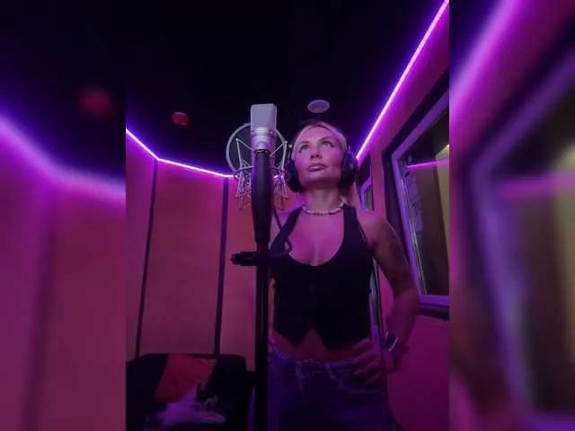 Tvoyasamka77 webcams show profile image 