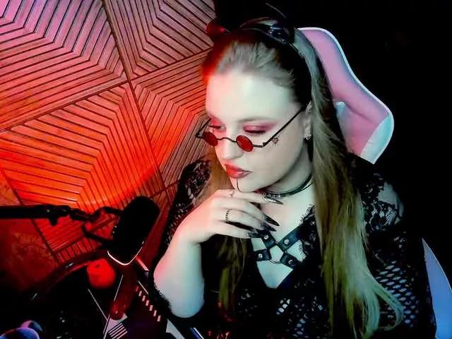 VelvetViperaa webcams show profile image 