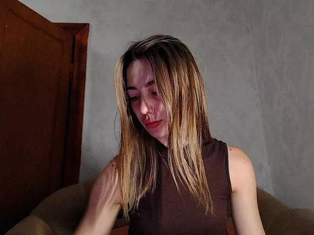 Viena928502 webcams show profile image 