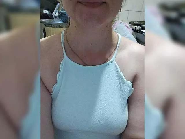 Vikki-vik from BongaCams