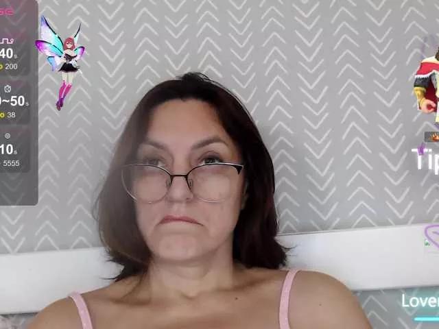 Vivian-Violet webcams show profile image 