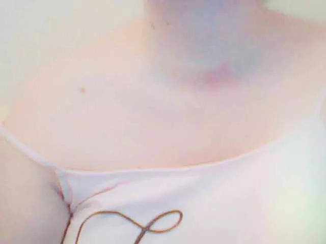 XMomentX1 from BongaCams