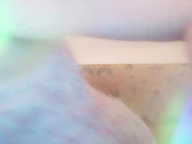 XMomentX1 from BongaCams