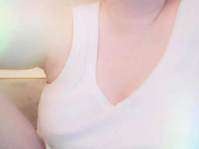 XMomentX1 from BongaCams