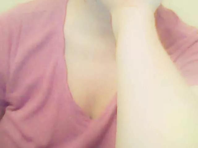 XMomentX1 from BongaCams