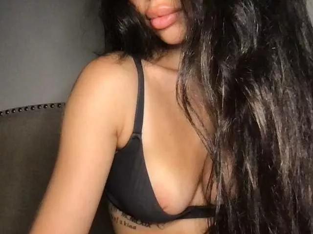 Xoxcat from BongaCams
