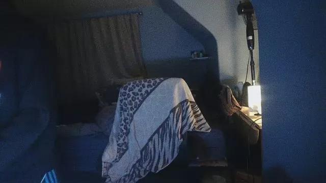 44Alexthebard44 from Cam4