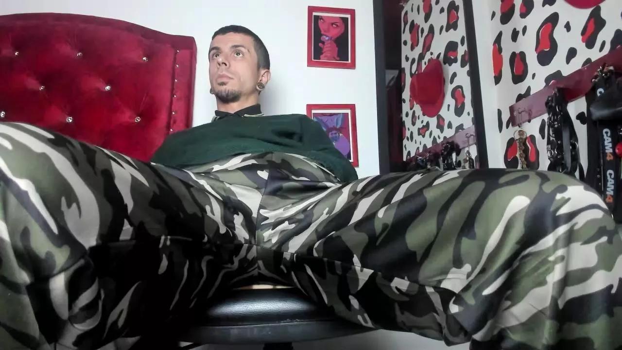aaronbigdickxxx from Cam4