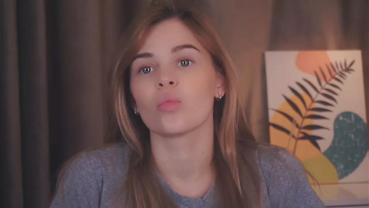 AdaMolyneux from Cam4