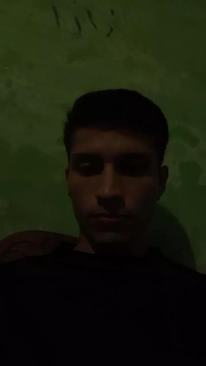 Adrian_sxp webcams show profile image 