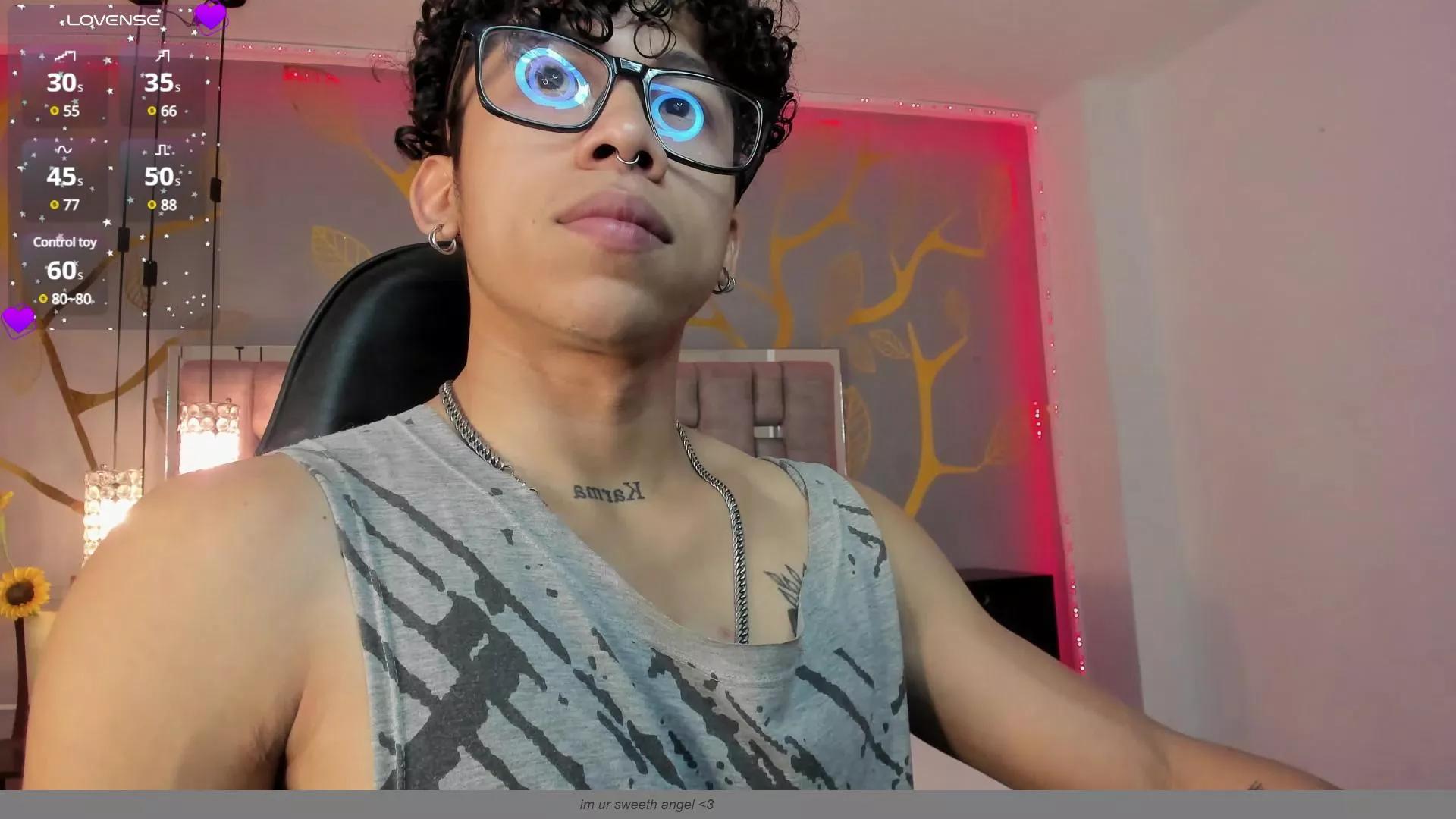 Akaza_ from Cam4