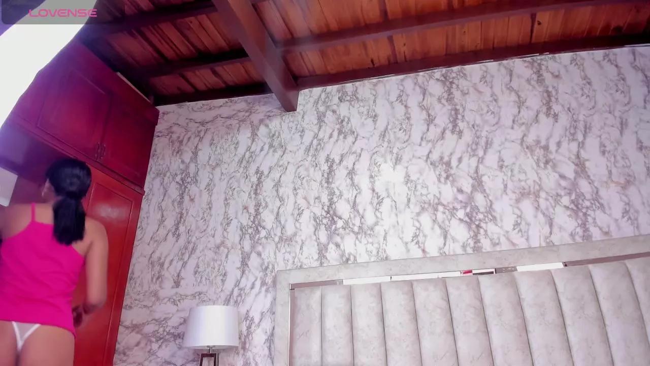 AlaiaMoretti from Cam4