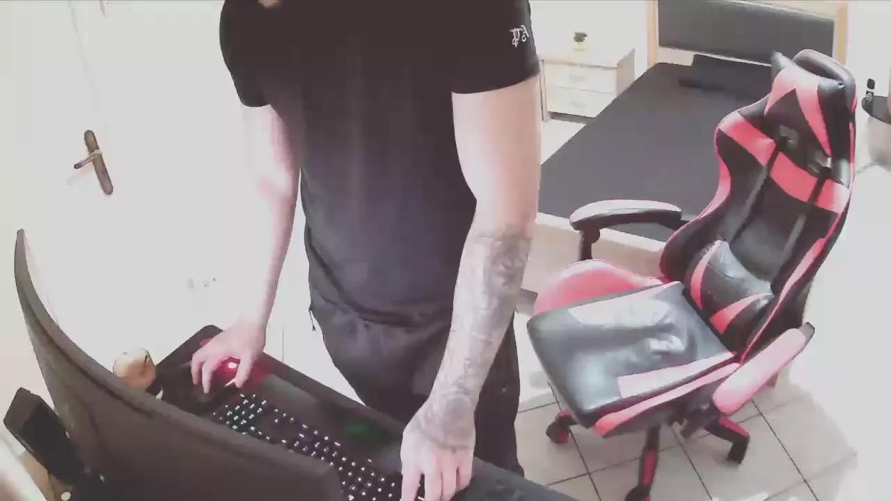 AlbanianFker21 webcams show profile image 