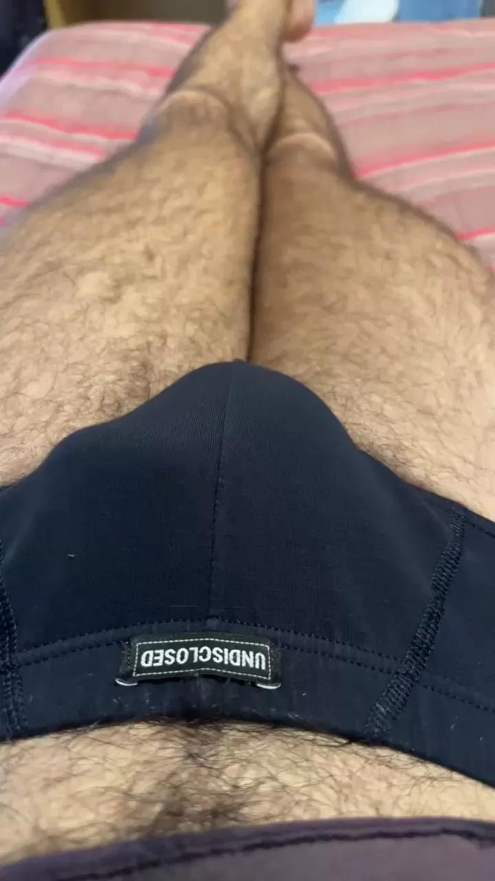 Aleale2587 from Cam4