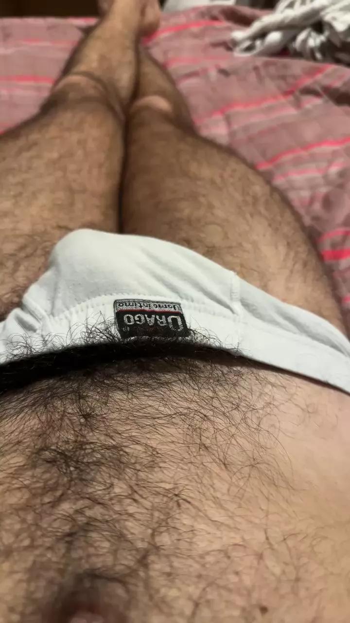 Aleale2587 from Cam4