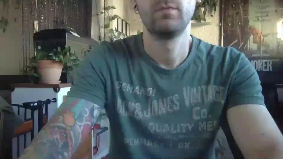 AleBMI webcams show profile image 