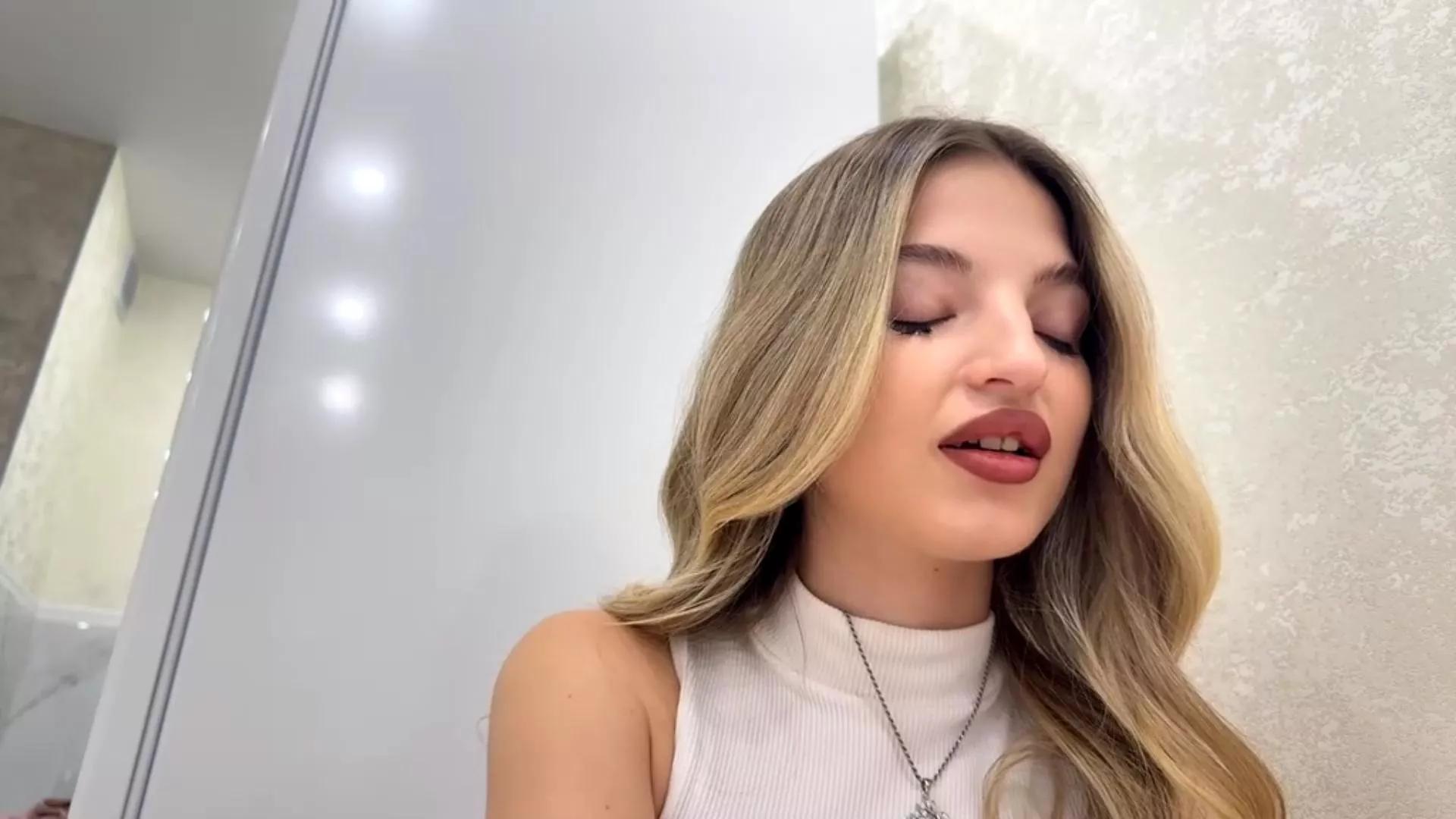 AlishaEpling webcams show profile image 