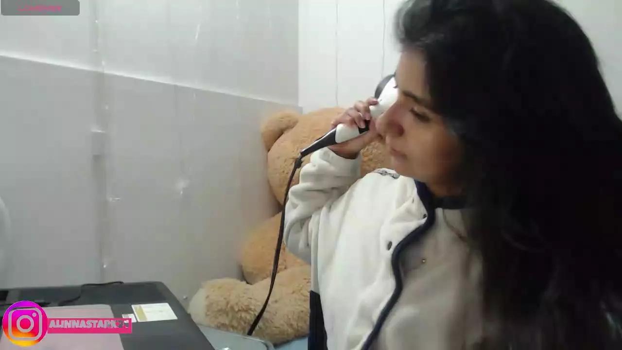 AnahiBrowns from Cam4