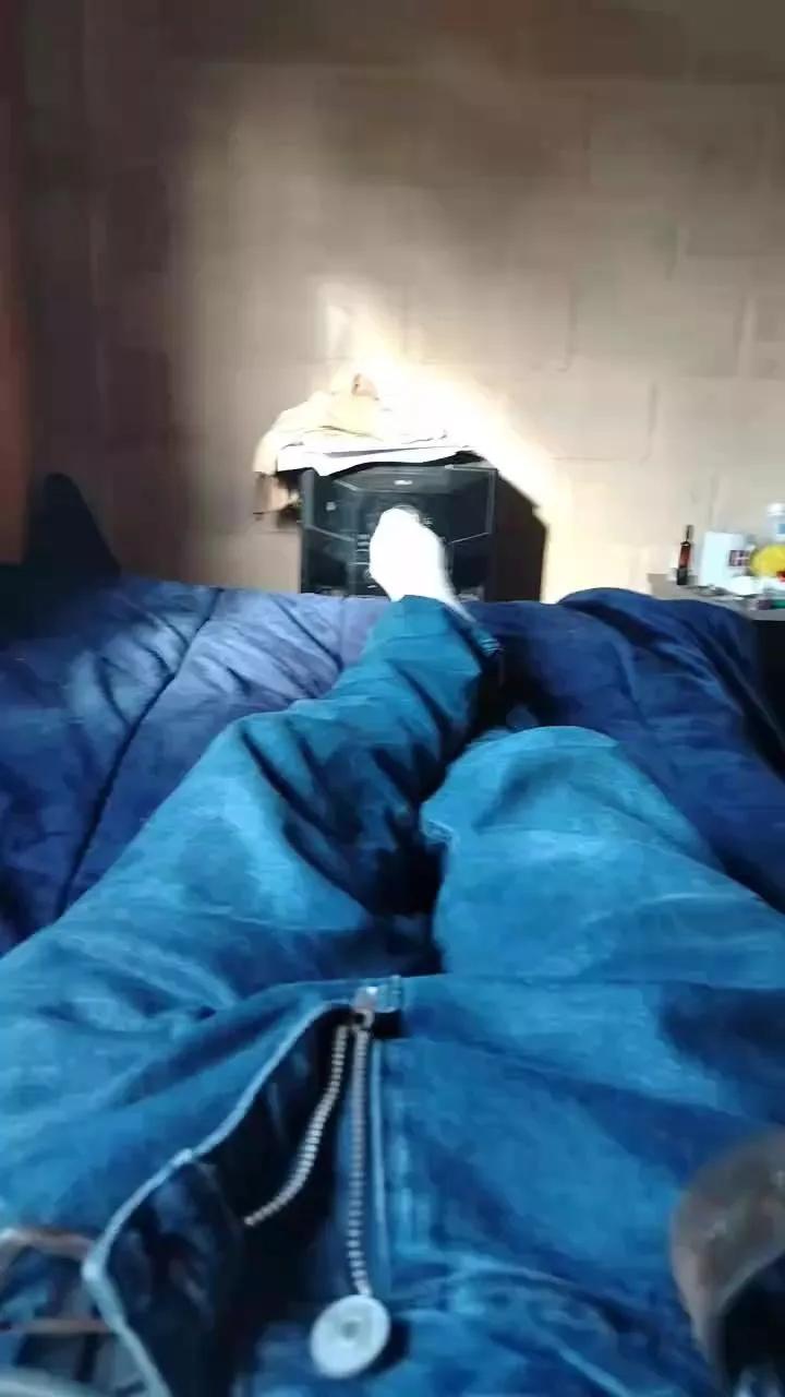 Andr2321 webcams show profile image 