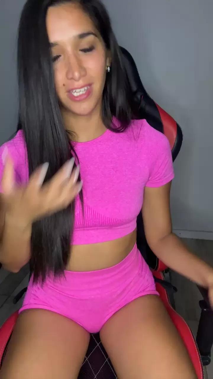 Aniescardini webcams show profile image 