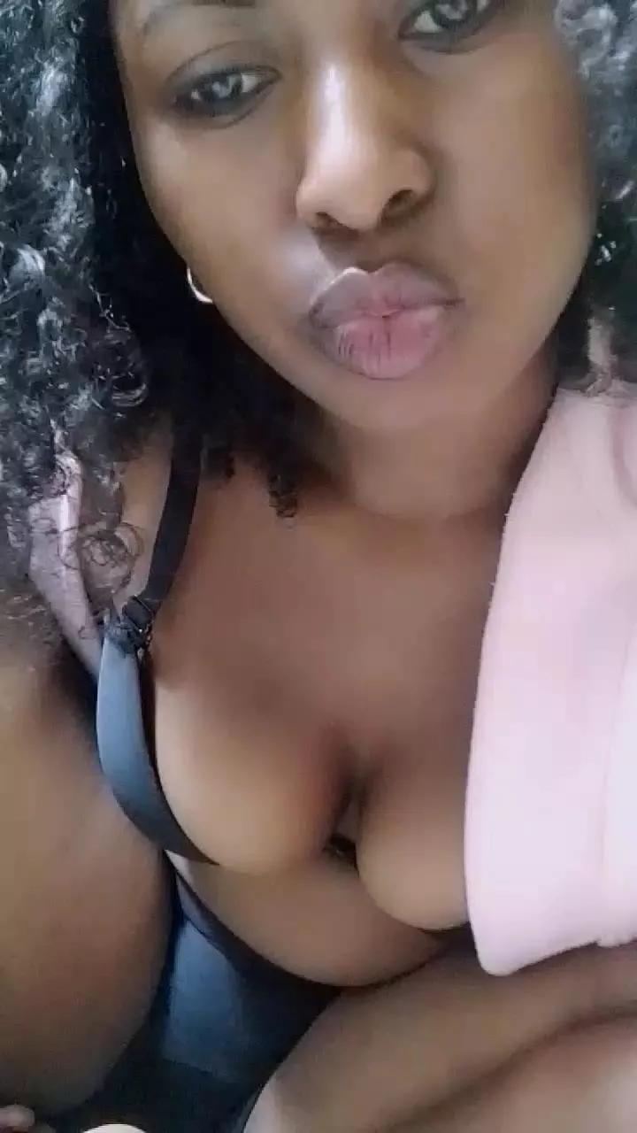 Anissah3 webcams show profile image 