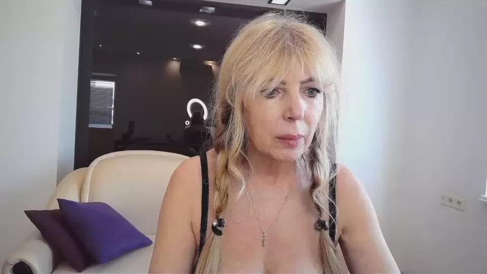 Anna_Diax from Cam4