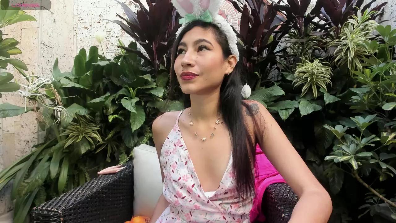 anna_lew from Cam4