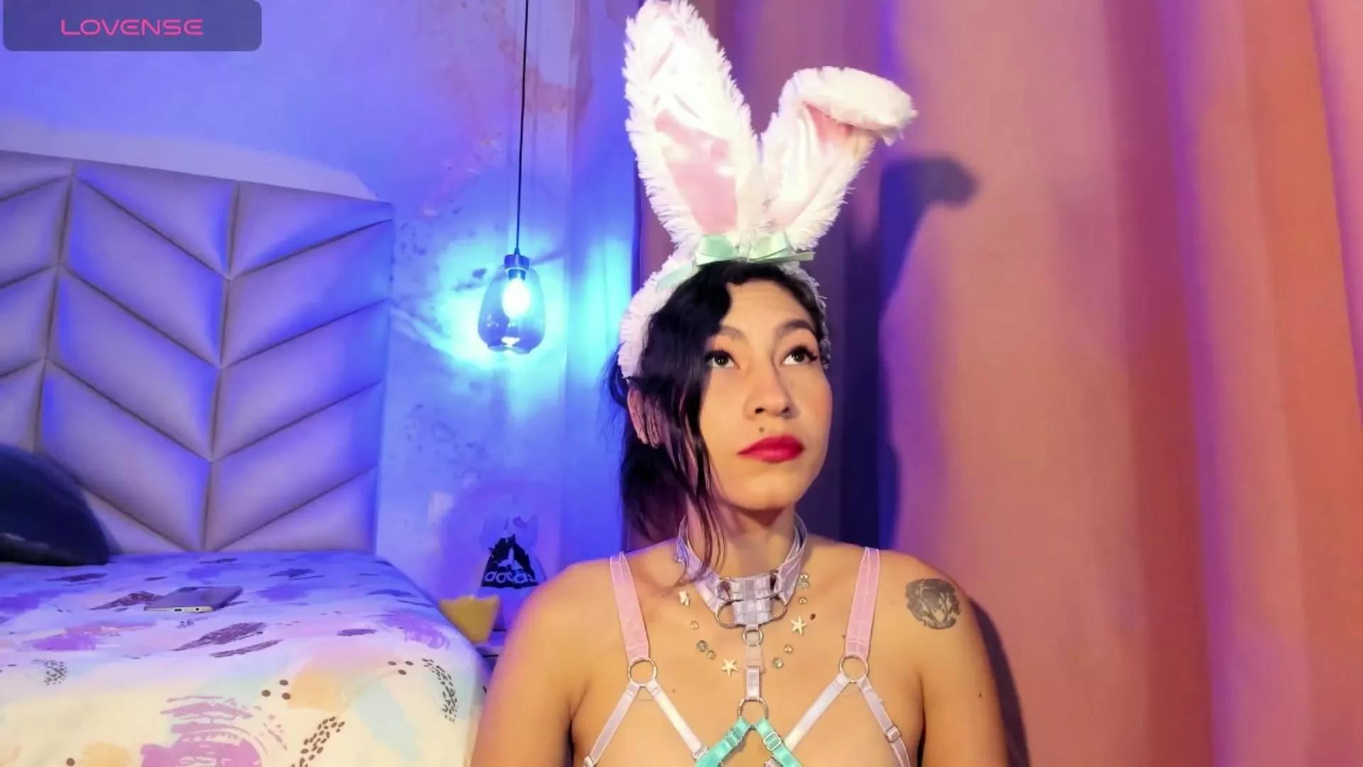 anna_lew from Cam4