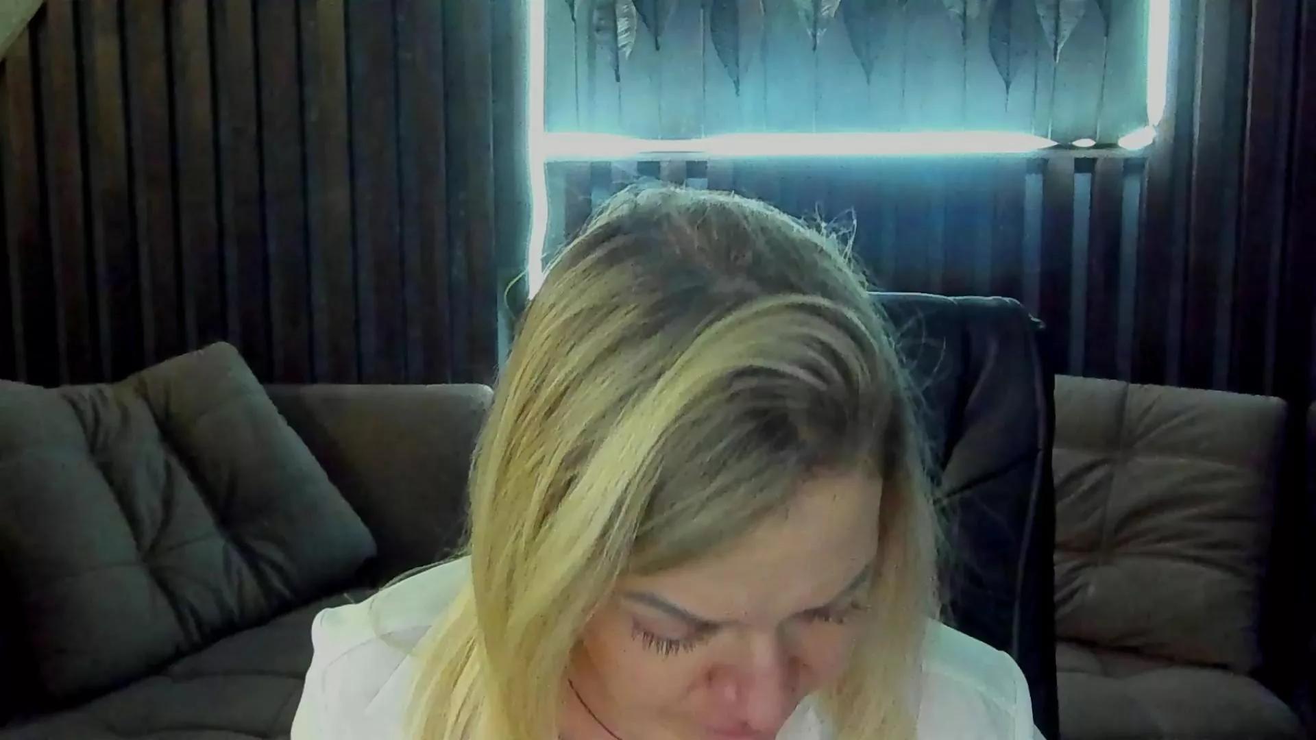 anna_snow9 from Cam4