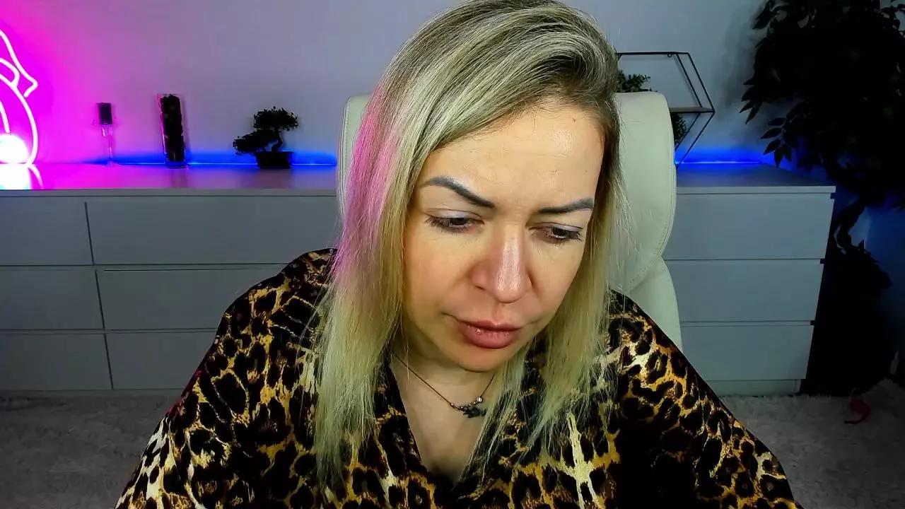 anna_snow9 from Cam4