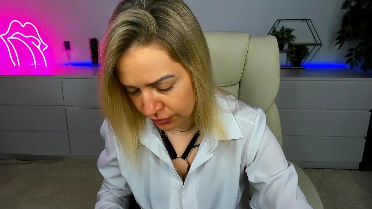 anna_snow9 from Cam4