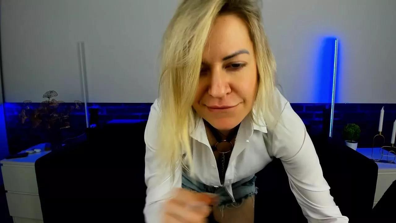 anna_snow9 from Cam4